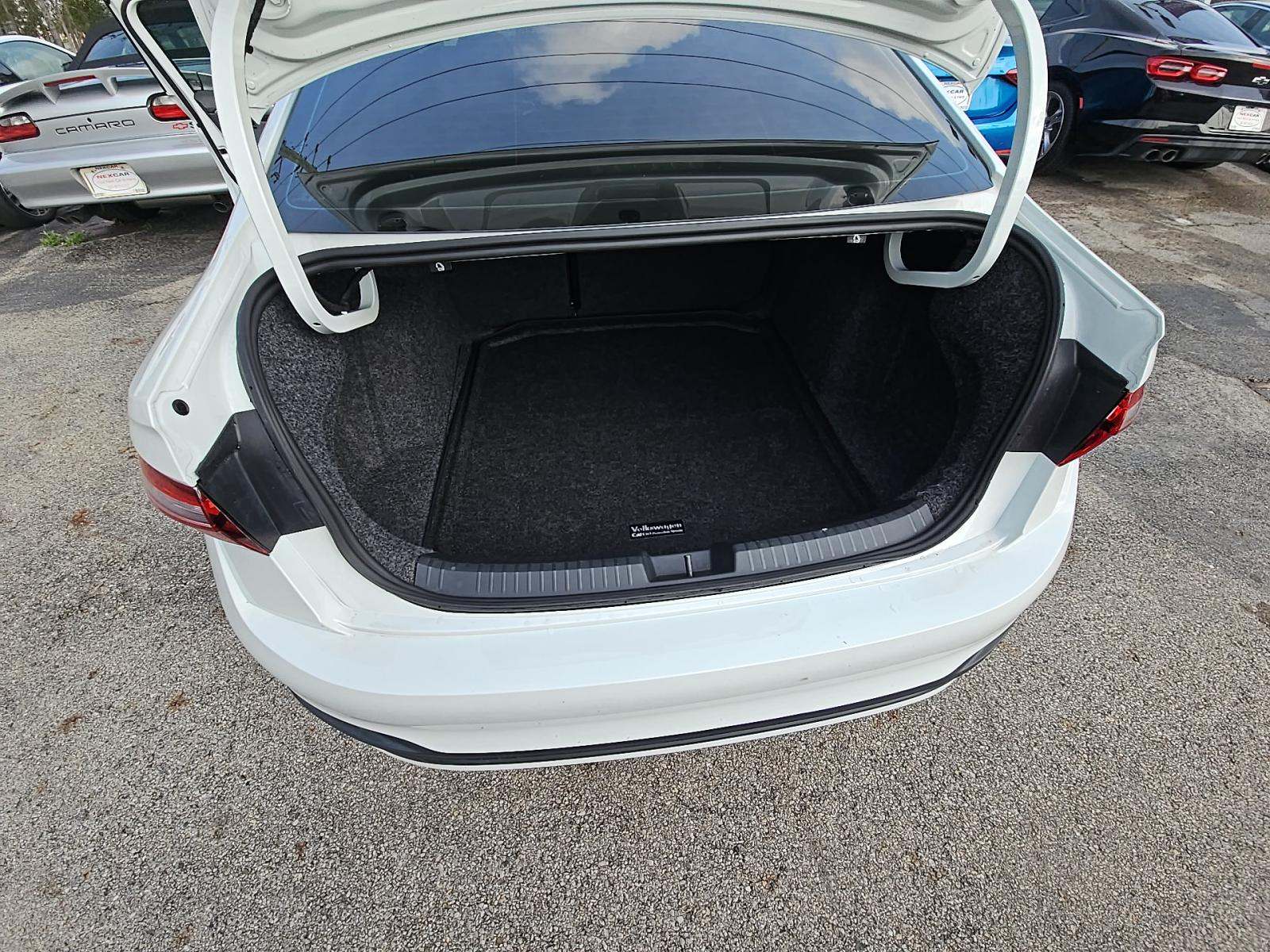 2025 Volkswagen Jetta 1.5T SE FWD