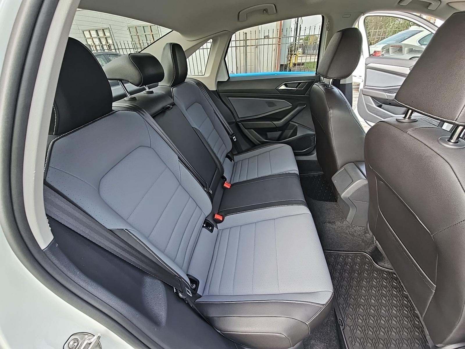 2025 Volkswagen Jetta 1.5T SE FWD