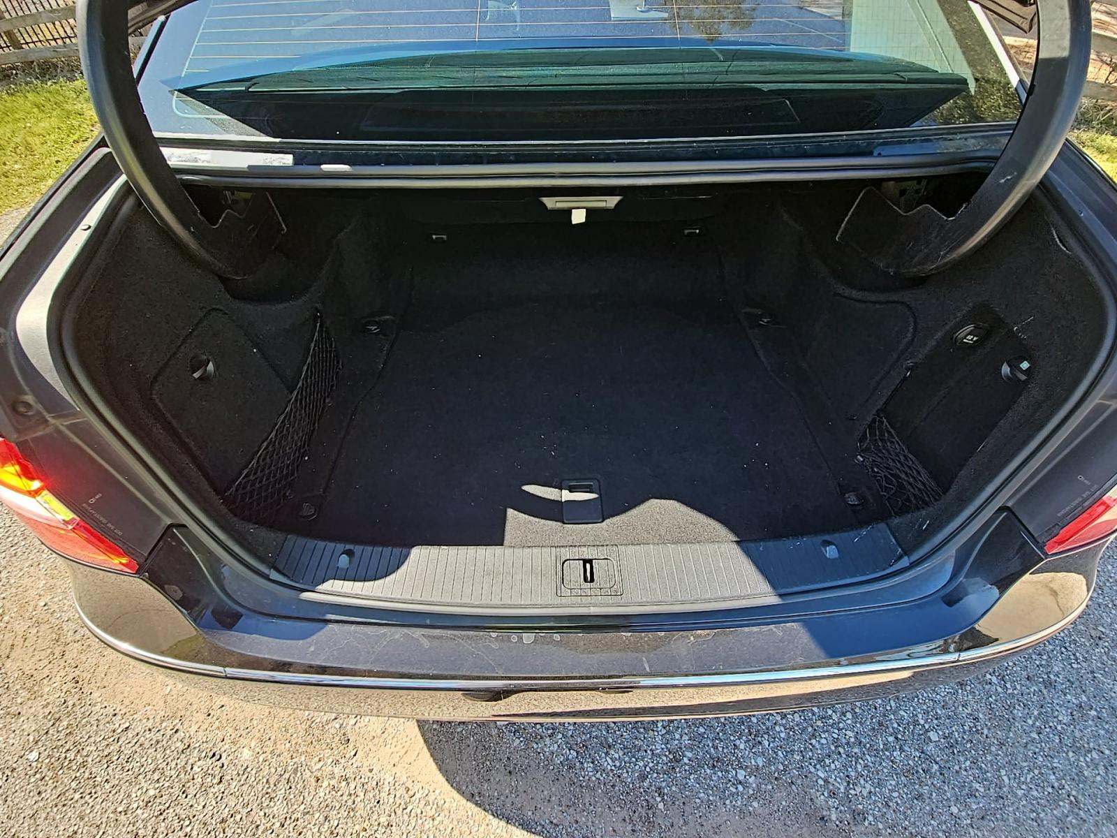 MERCEDES-BENZ E-CLASS - 10