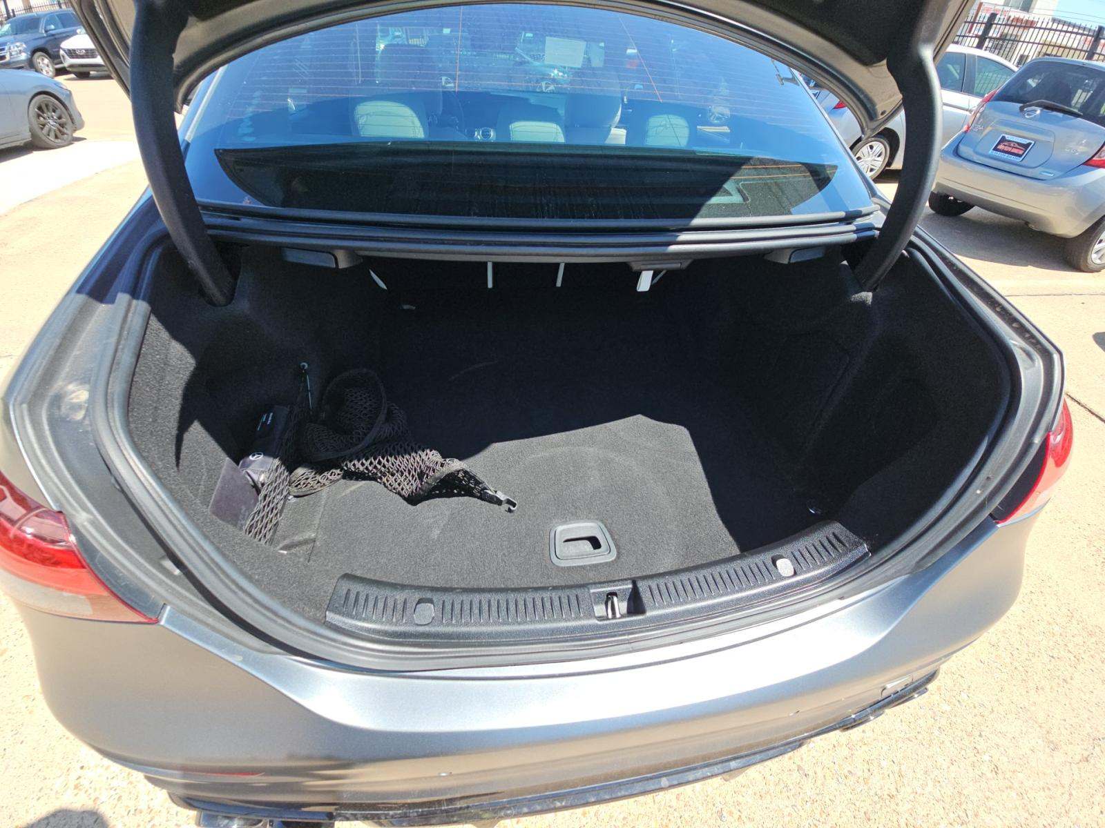 MERCEDES-BENZ E-CLASS - 10