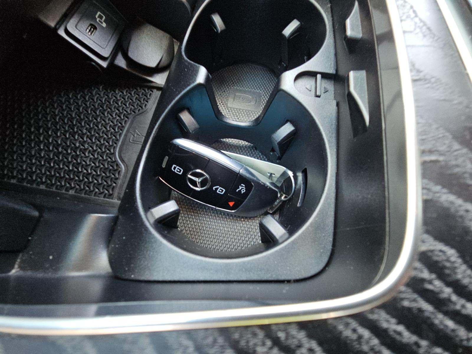 MERCEDES-BENZ E-CLASS - 4