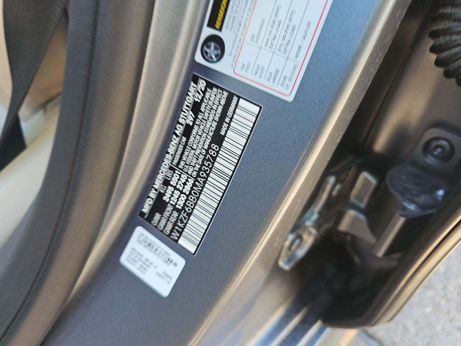 MERCEDES-BENZ E-CLASS - 1