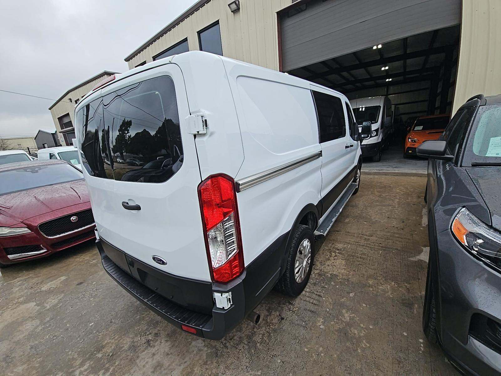 FORD TRANSIT 250 - 3