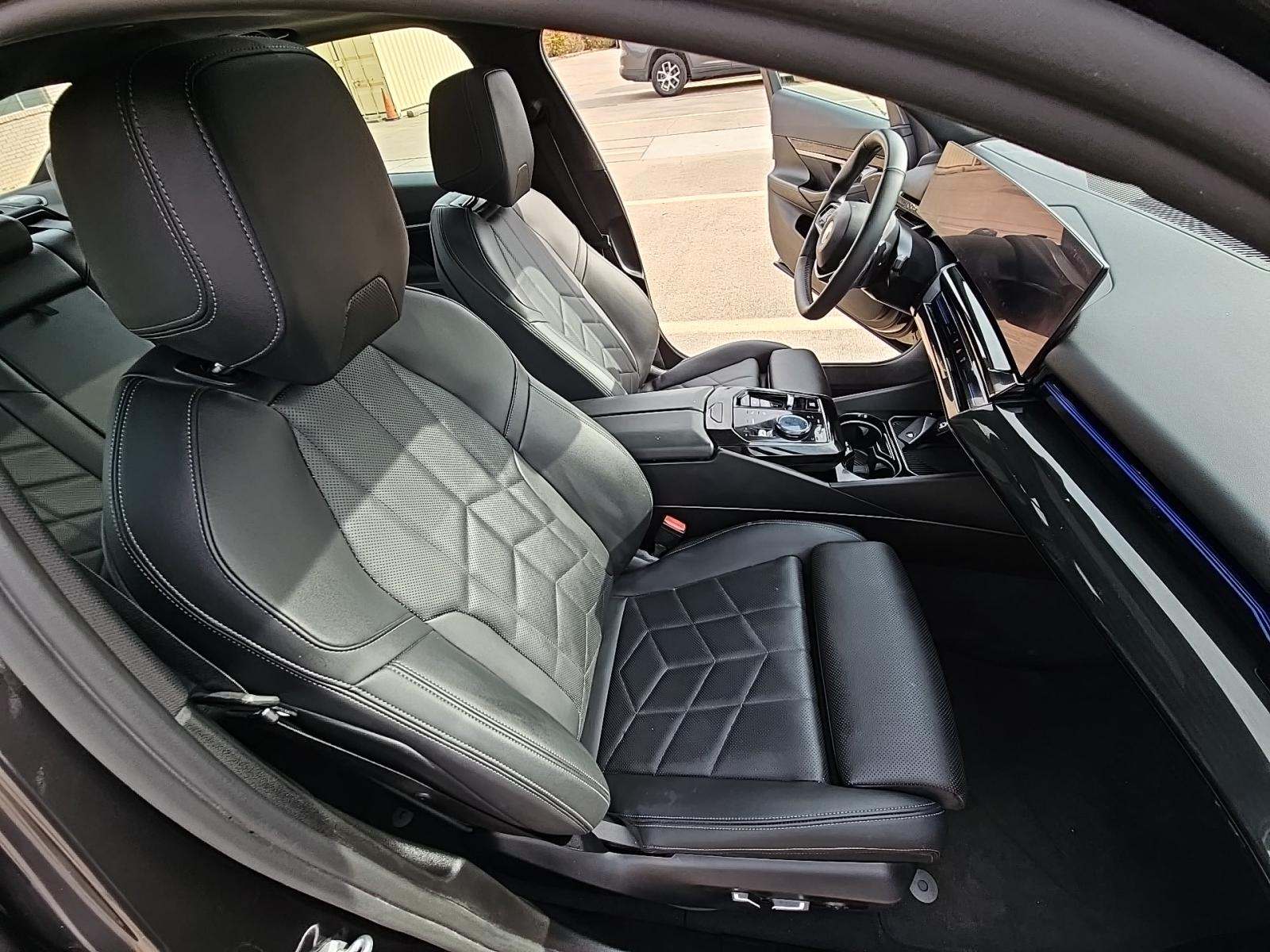 2025 BMW 5 Series 530i xDrive AWD