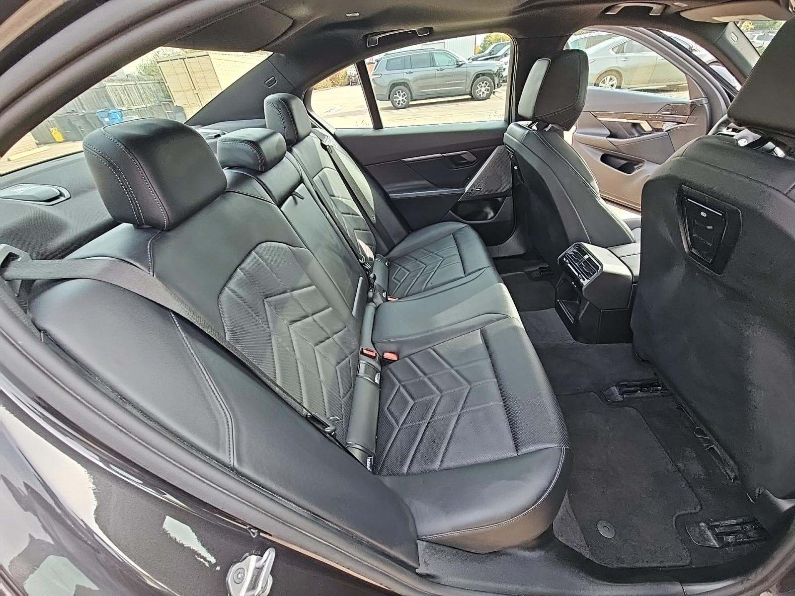 2025 BMW 5 Series 530i xDrive AWD