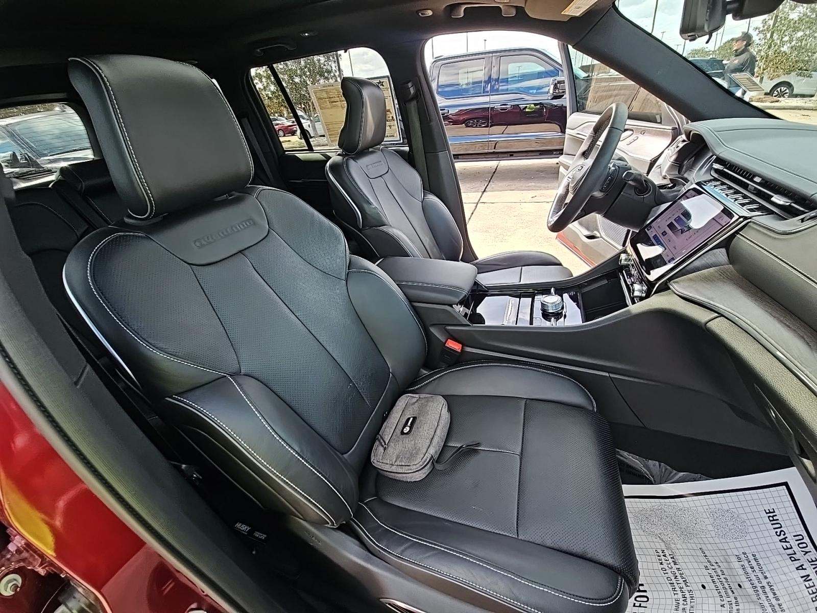 2023 Jeep Grand Cherokee Overland AWD