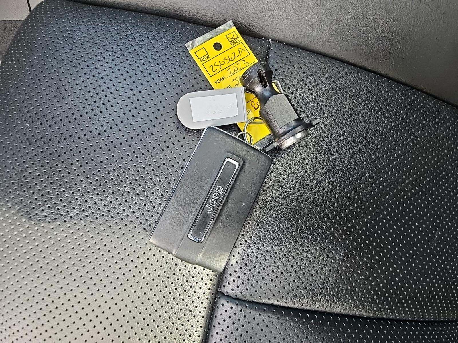 2023 Jeep Grand Cherokee Overland AWD