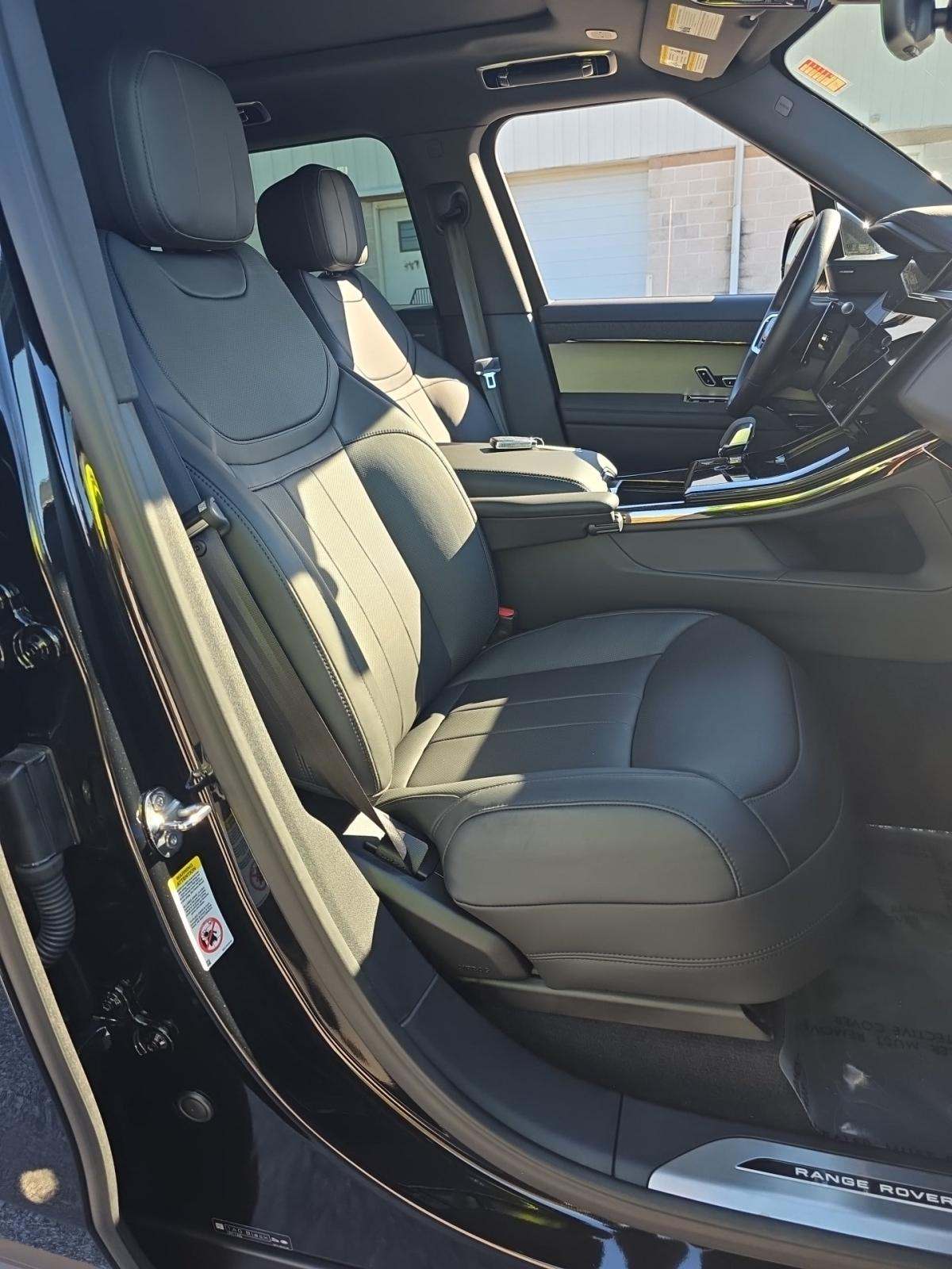 2025 Land Rover Range Rover Sport SE AWD