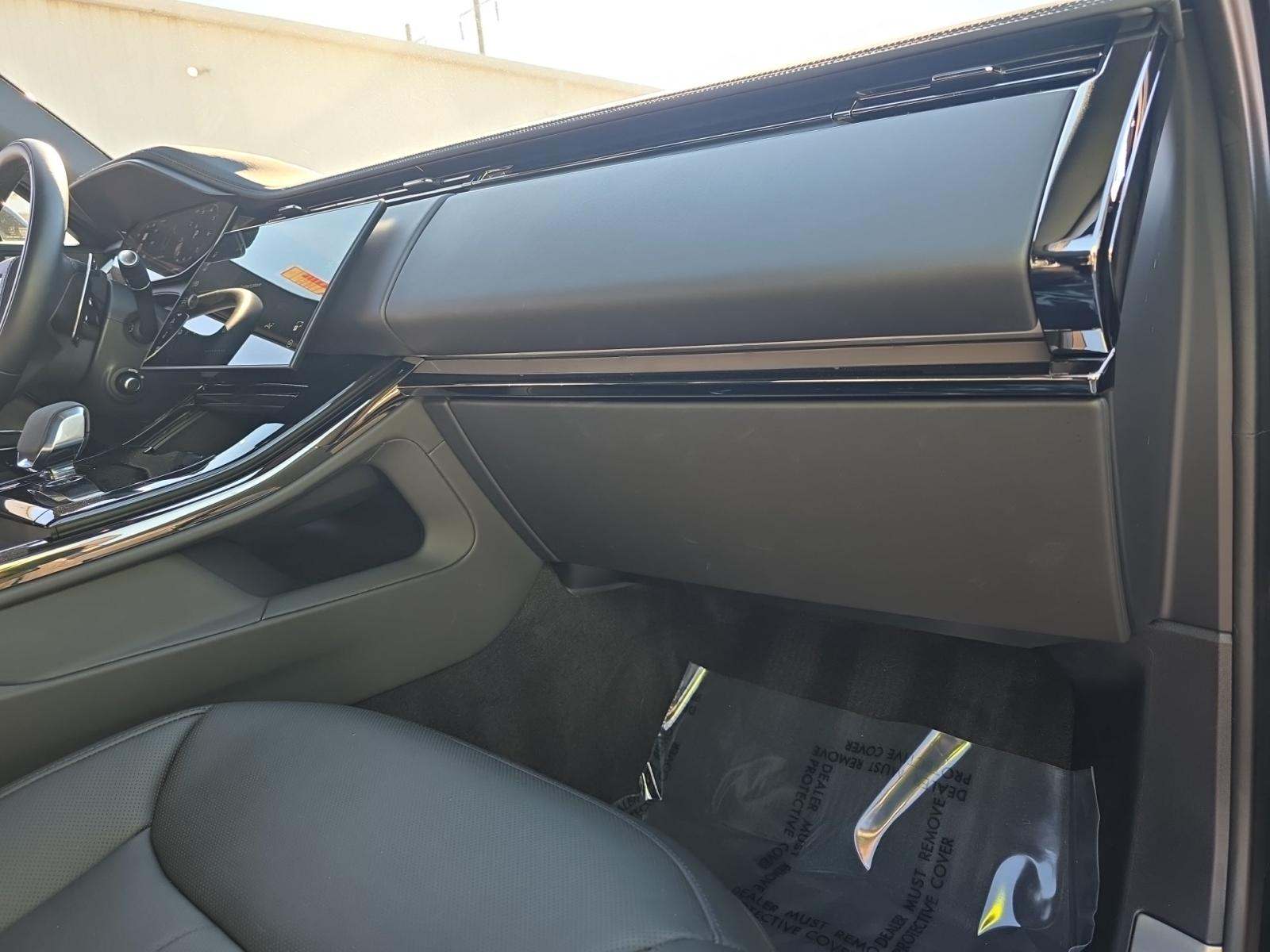 2025 Land Rover Range Rover Sport SE AWD