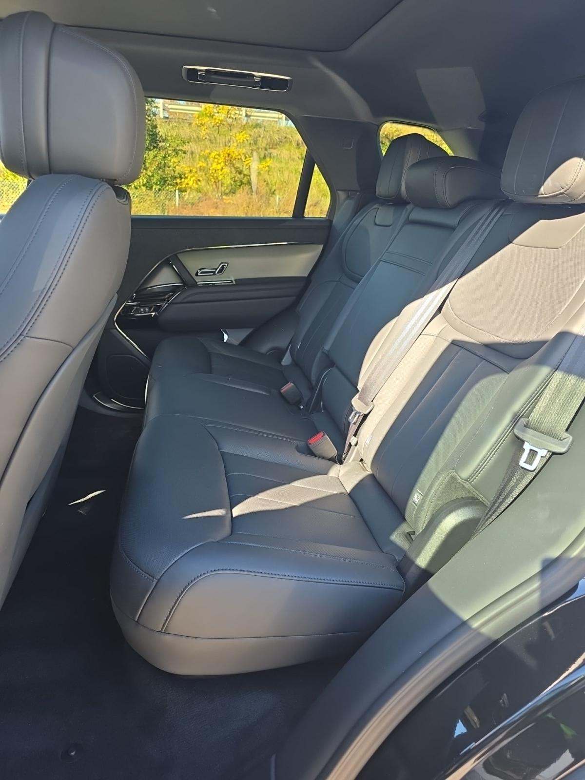 2025 Land Rover Range Rover Sport SE AWD