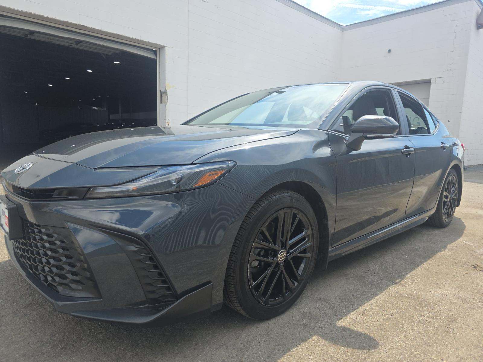 2025 Toyota Camry SE FWD
