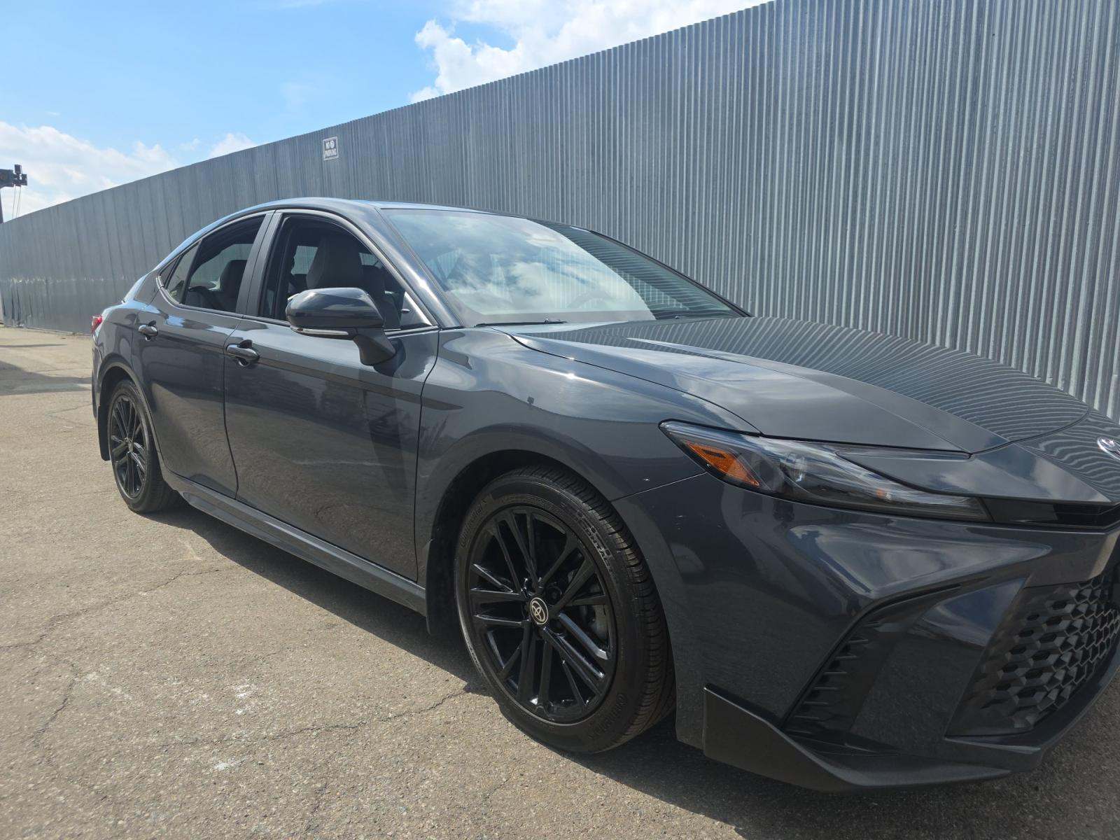 2025 Toyota Camry SE FWD