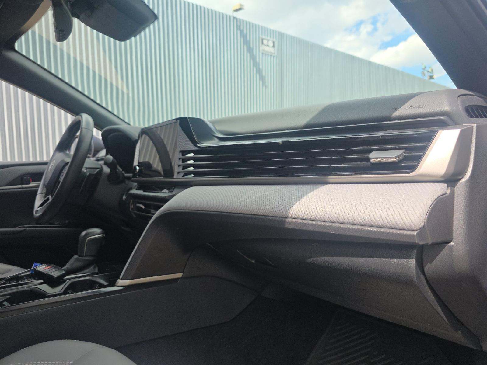 2025 Toyota Camry SE FWD