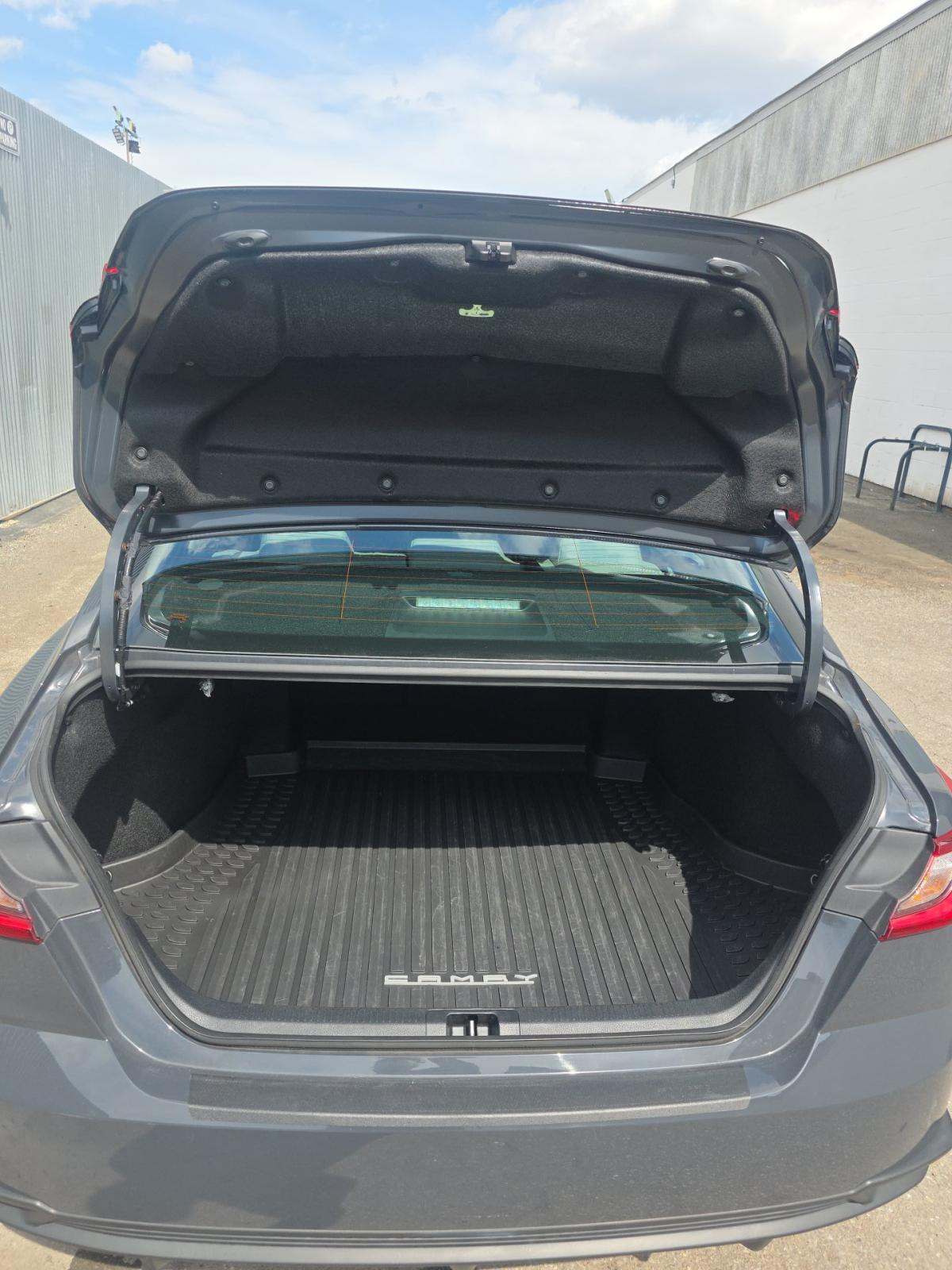 2025 Toyota Camry SE FWD