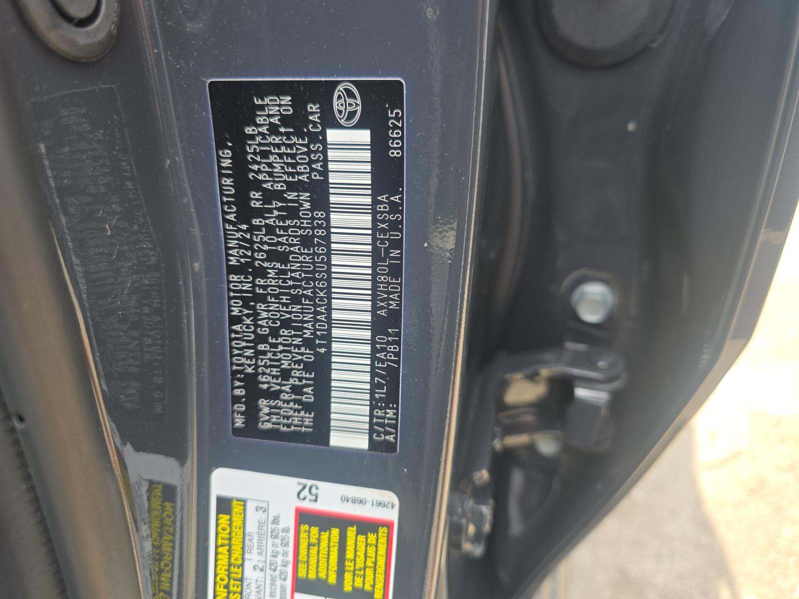 2025 Toyota Camry SE FWD