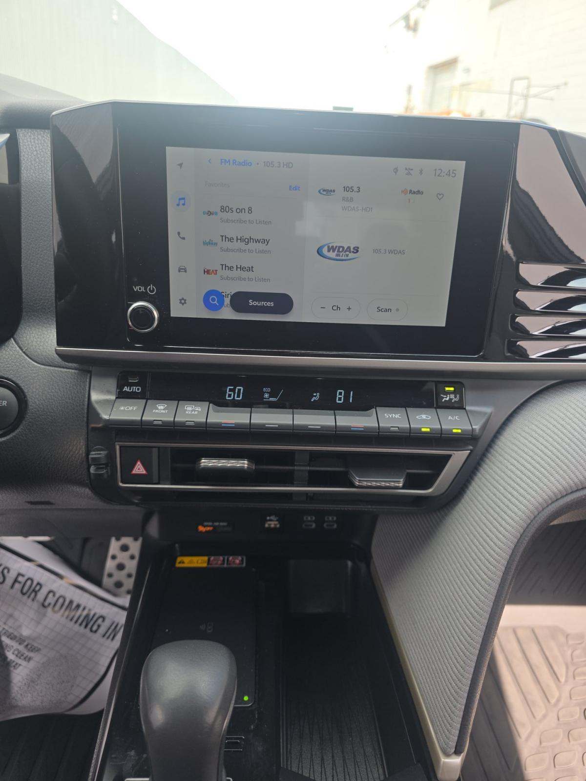 2025 Toyota Camry SE FWD