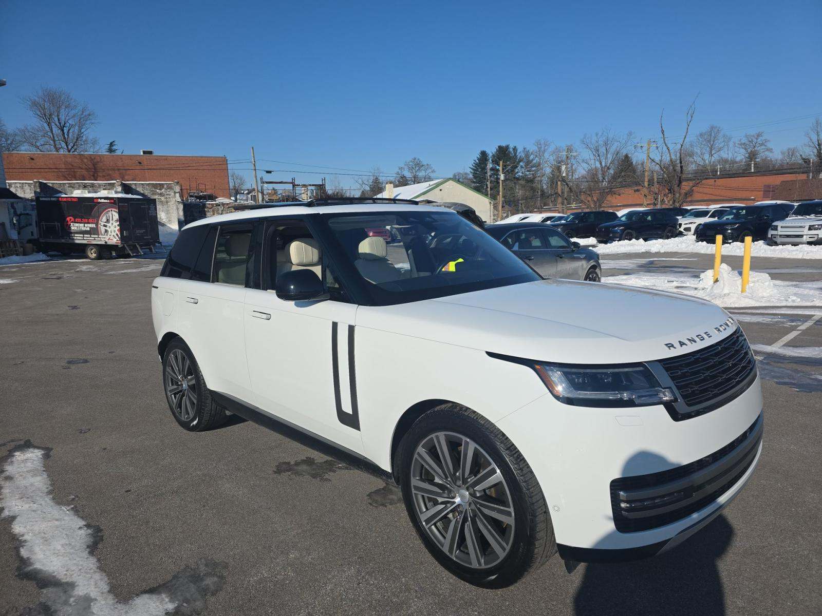 2023 Land Rover Range Rover SE AWD