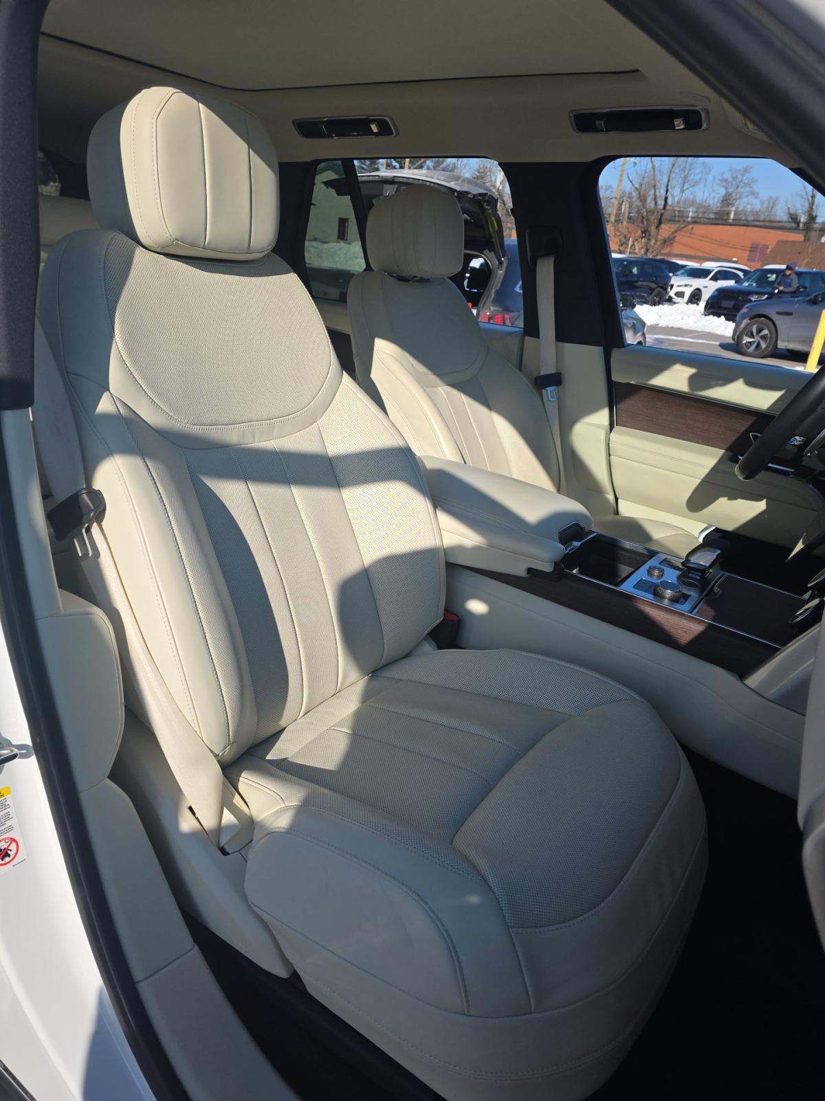 2023 Land Rover Range Rover SE AWD