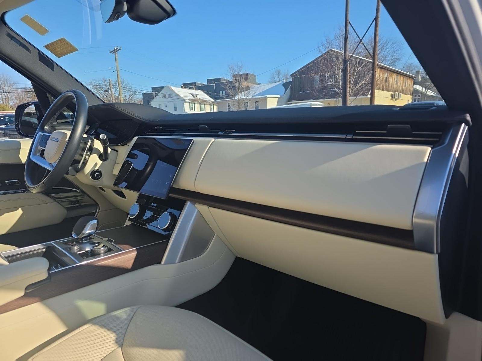 2023 Land Rover Range Rover SE AWD