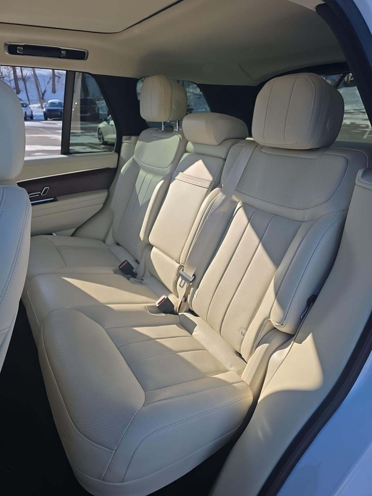 2023 Land Rover Range Rover SE AWD