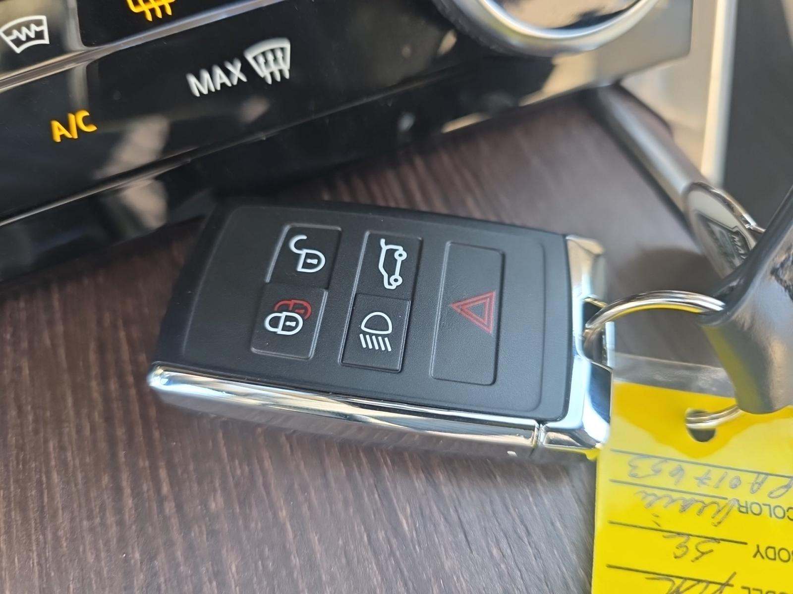 2023 Land Rover Range Rover SE AWD