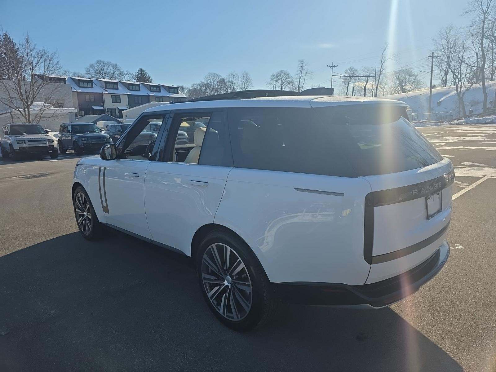 2023 Land Rover Range Rover SE AWD