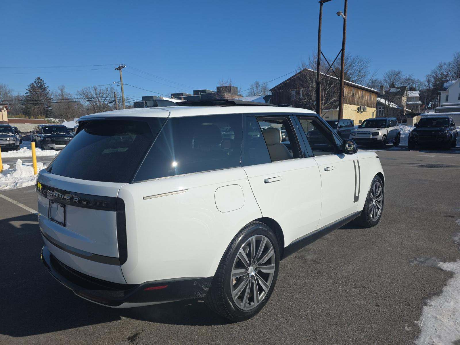 2023 Land Rover Range Rover SE AWD