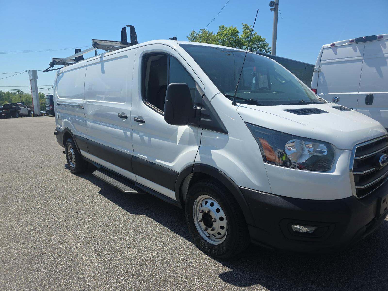 FORD TRANSIT 150 - 4