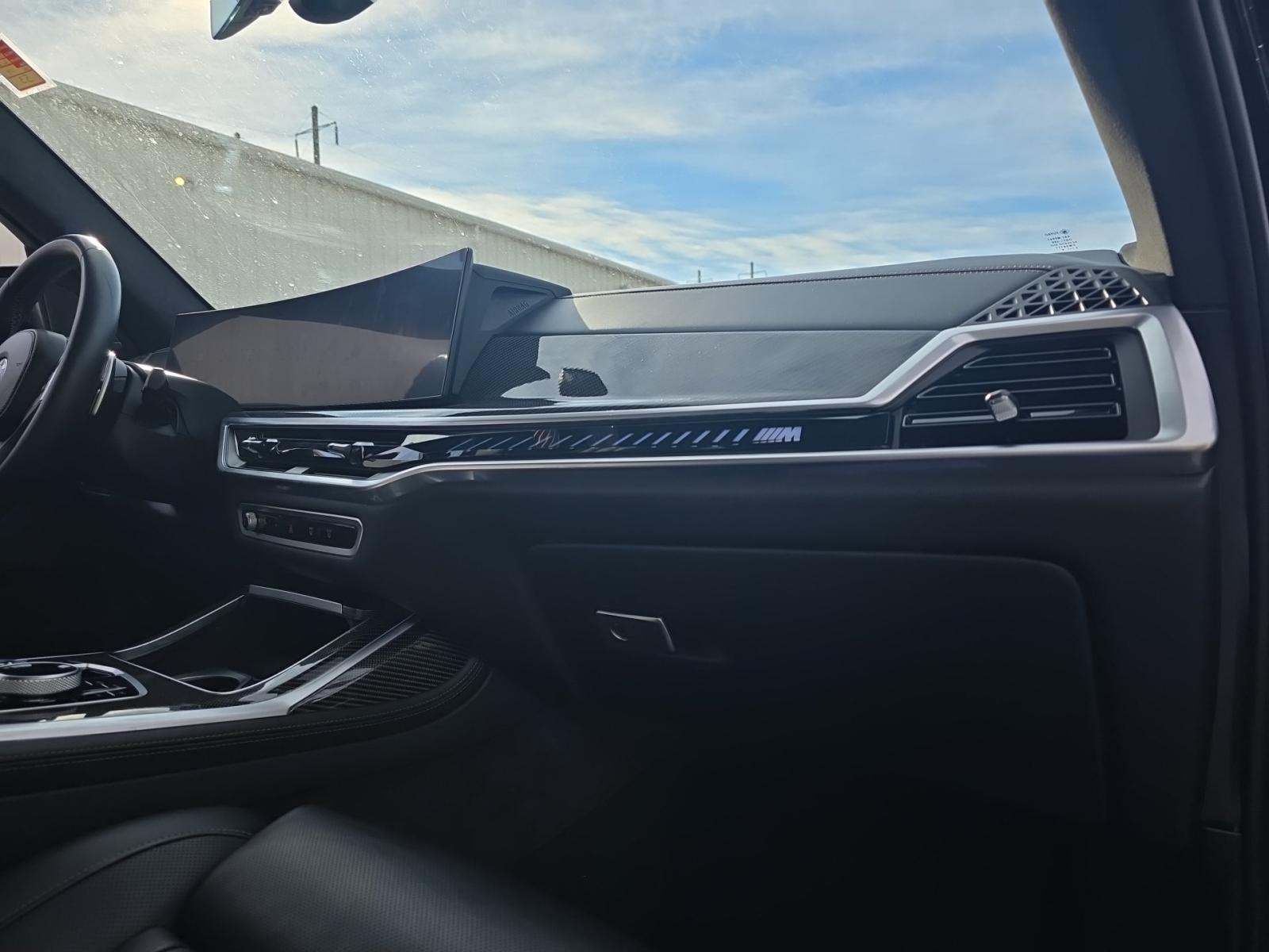 2024 BMW X7 M60i AWD