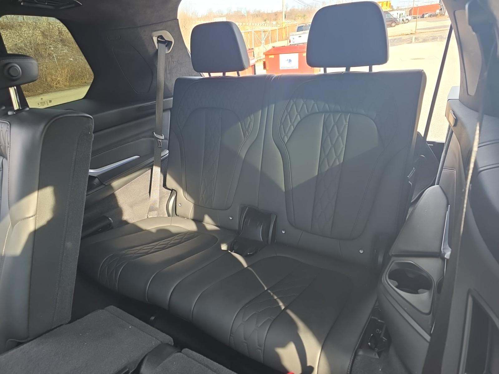 2024 BMW X7 M60i AWD