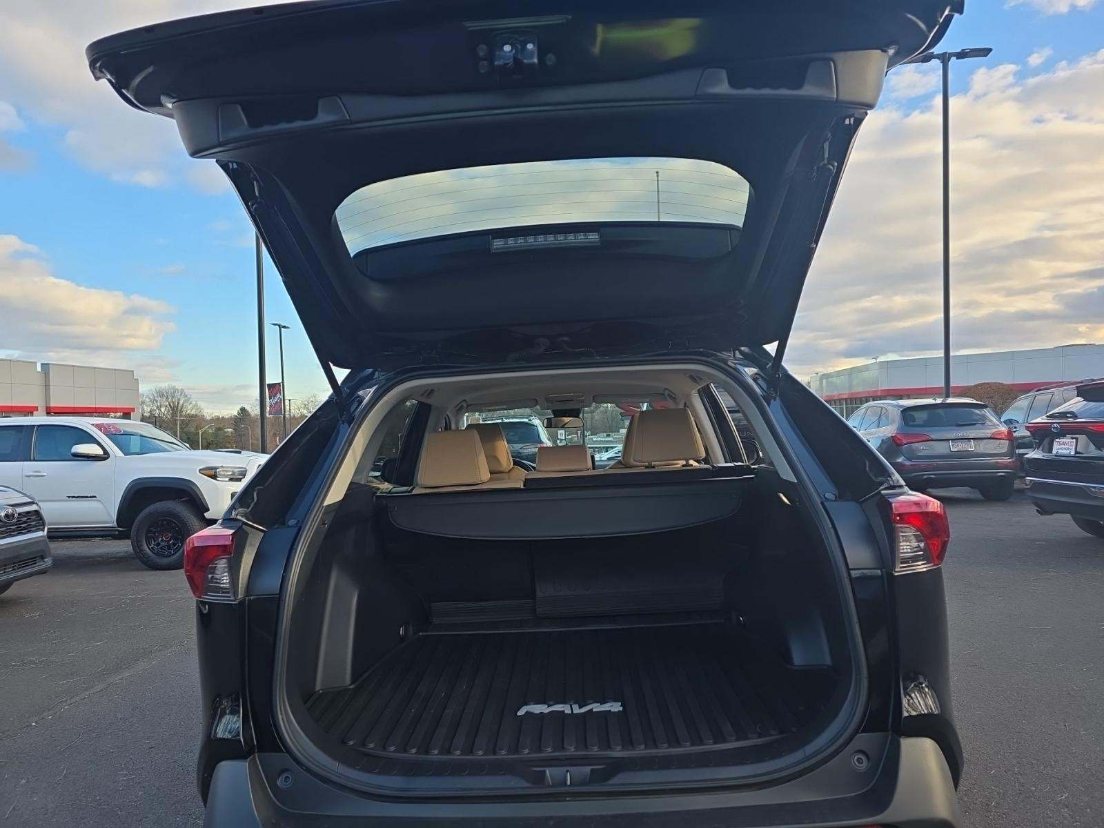 2022 Toyota RAV4 LE AWD