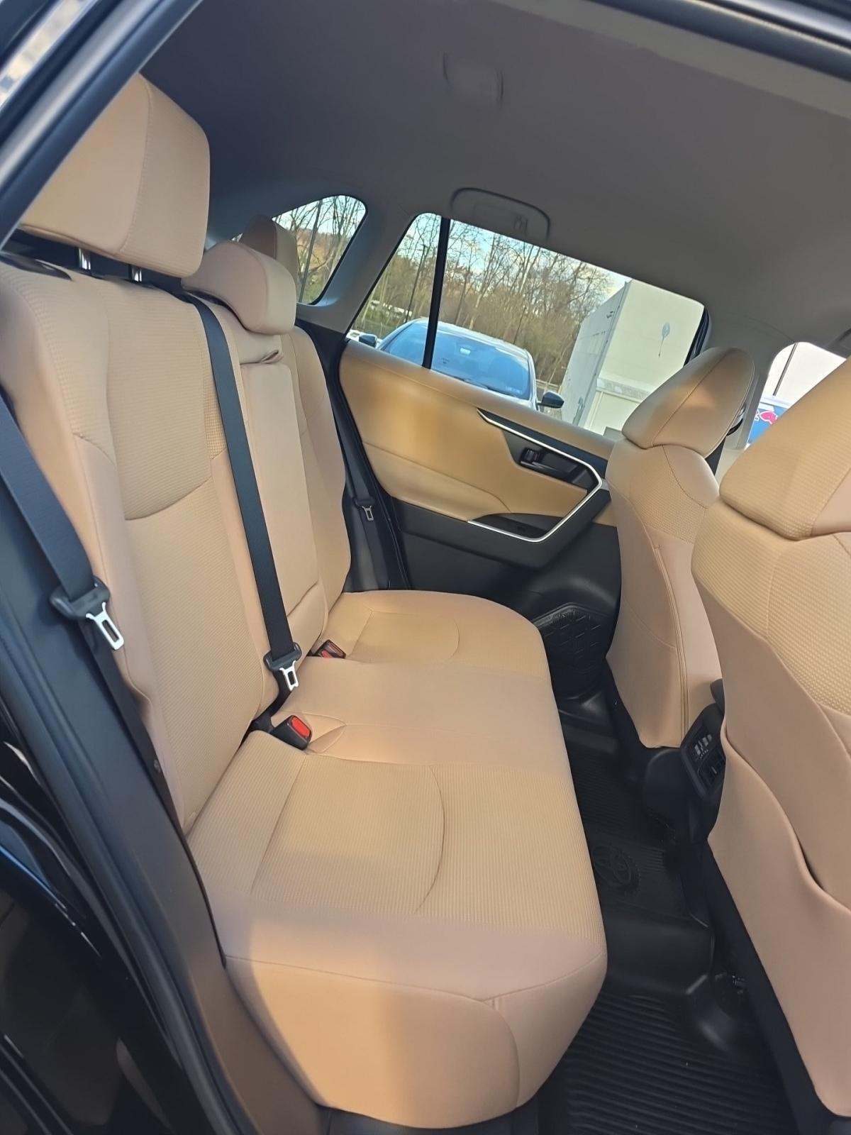 2022 Toyota RAV4 LE AWD