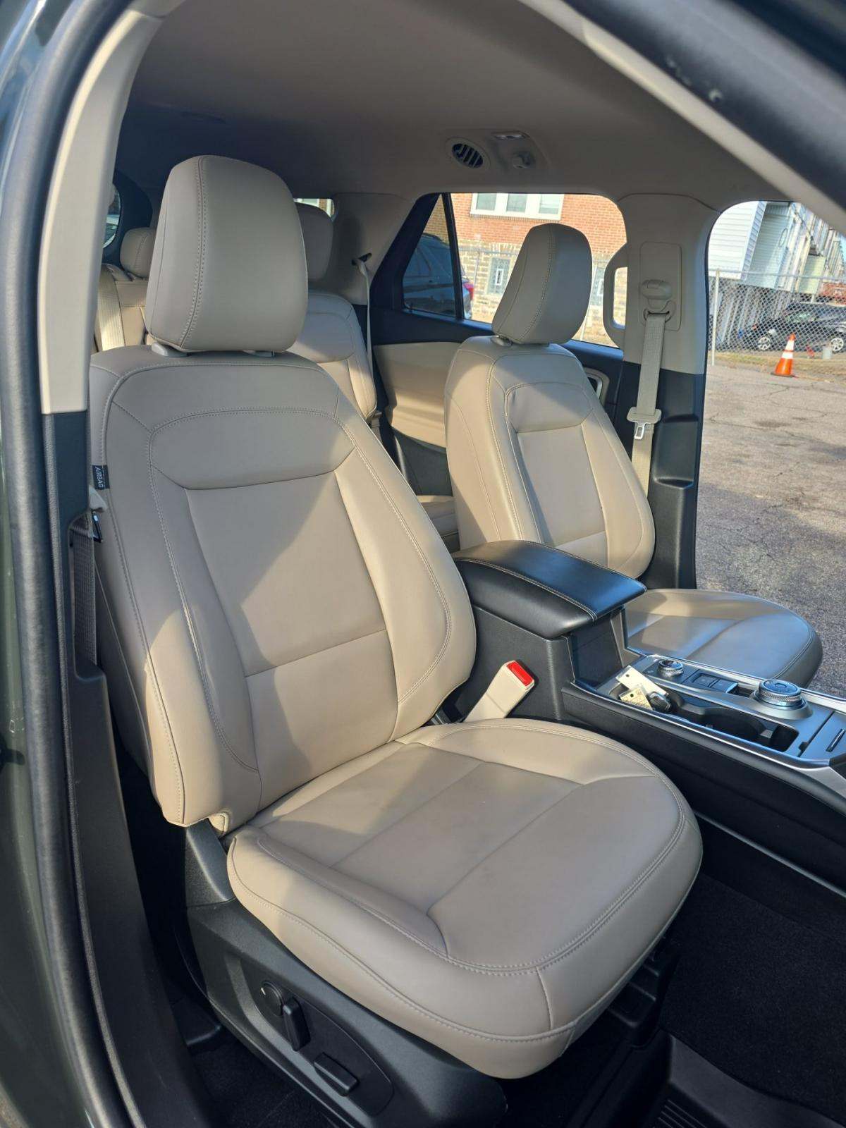 2023 Ford Explorer XLT AWD