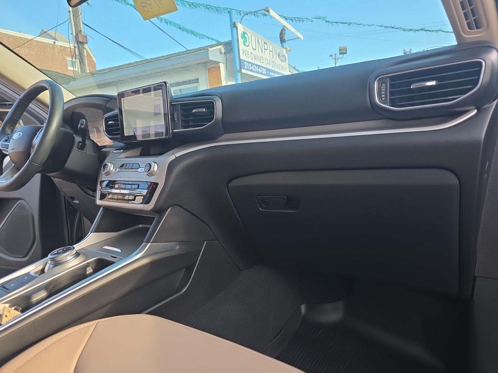 2023 Ford Explorer XLT AWD