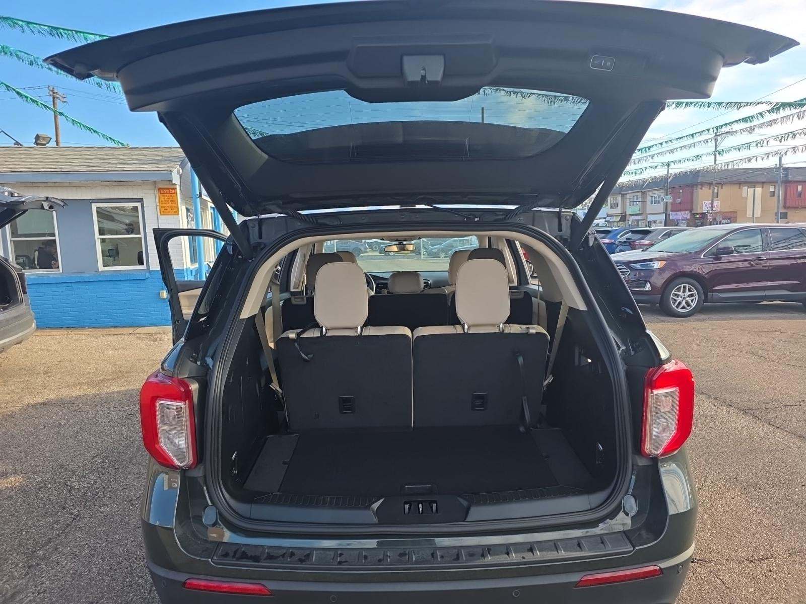 2023 Ford Explorer XLT AWD