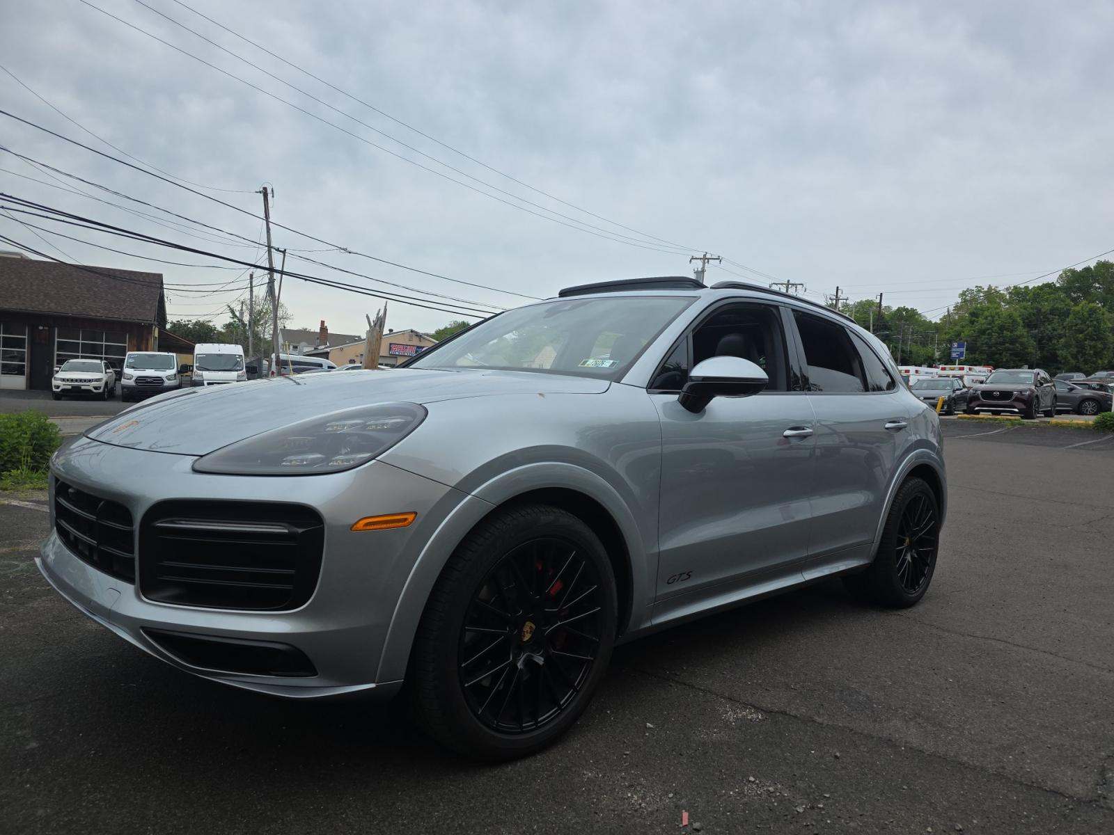 PORSCHE CAYENNE - 1