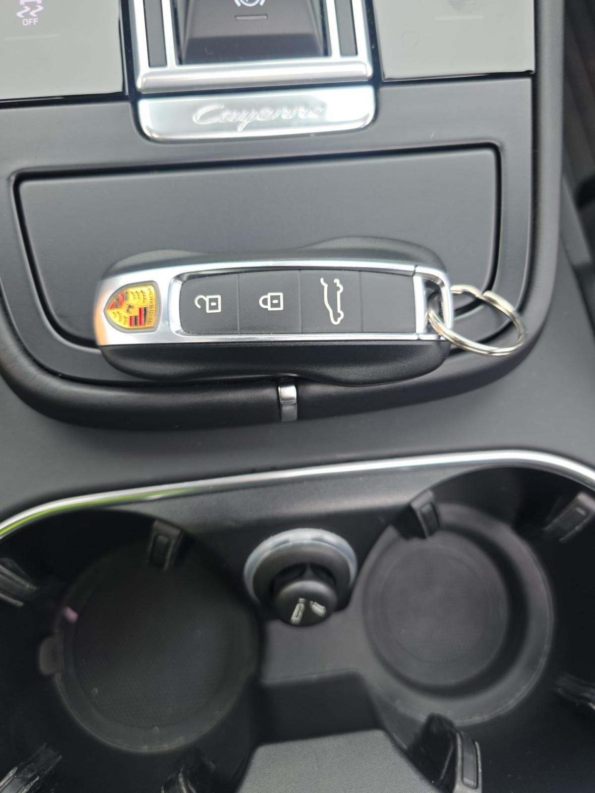 PORSCHE CAYENNE - 8