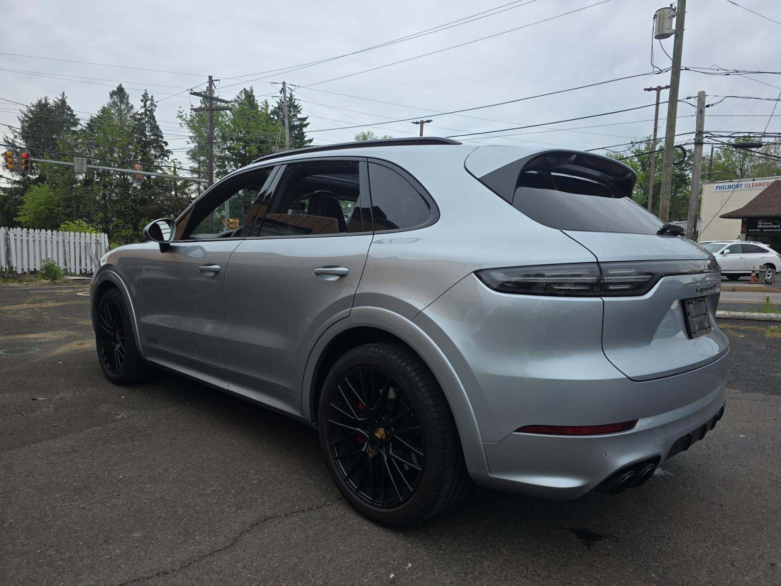 PORSCHE CAYENNE - 2