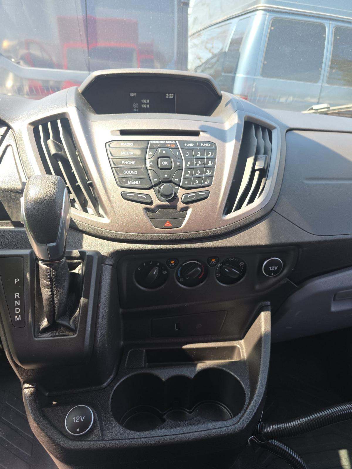 FORD TRANSIT 350 - 10