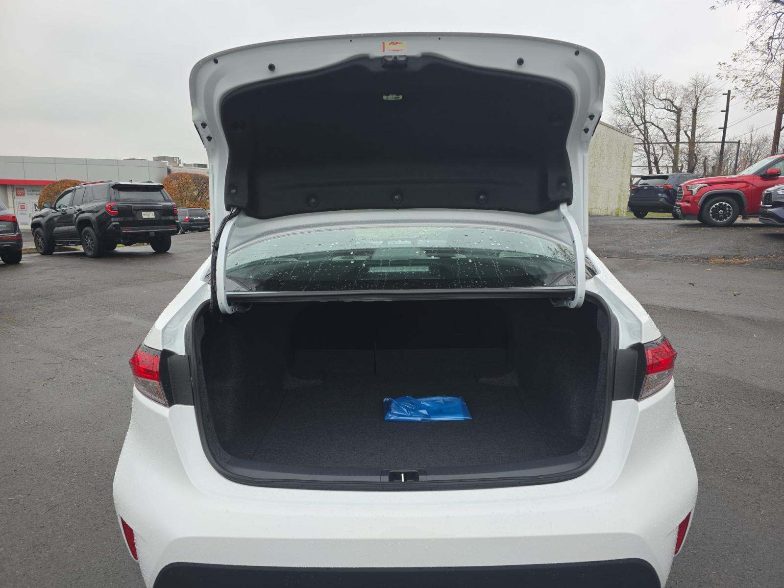 2025 Toyota Corolla LE FWD