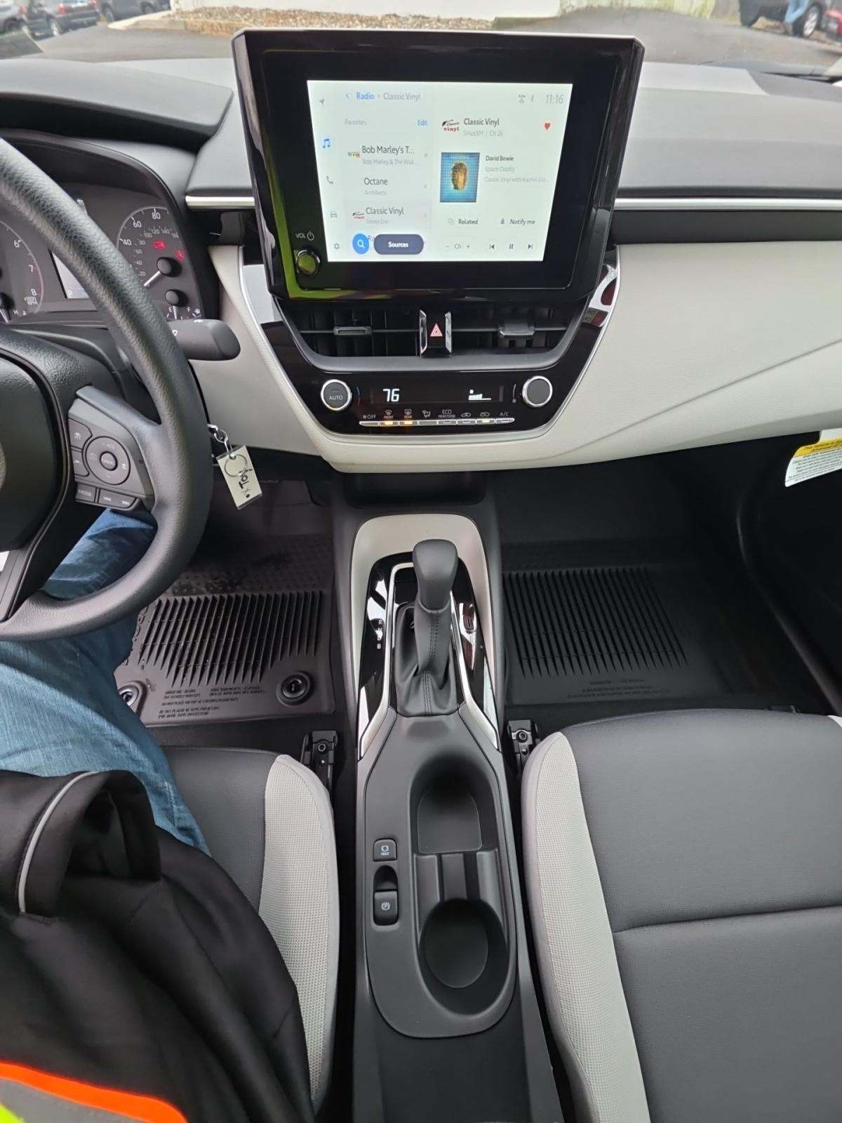 2025 Toyota Corolla LE FWD