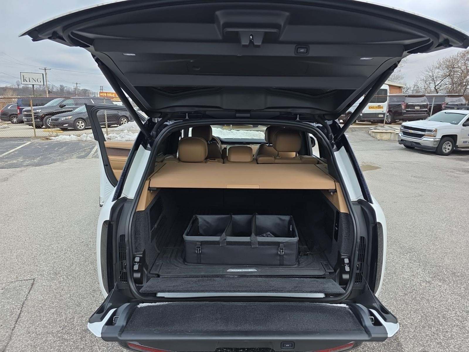 2023 Land Rover Range Rover SE AWD