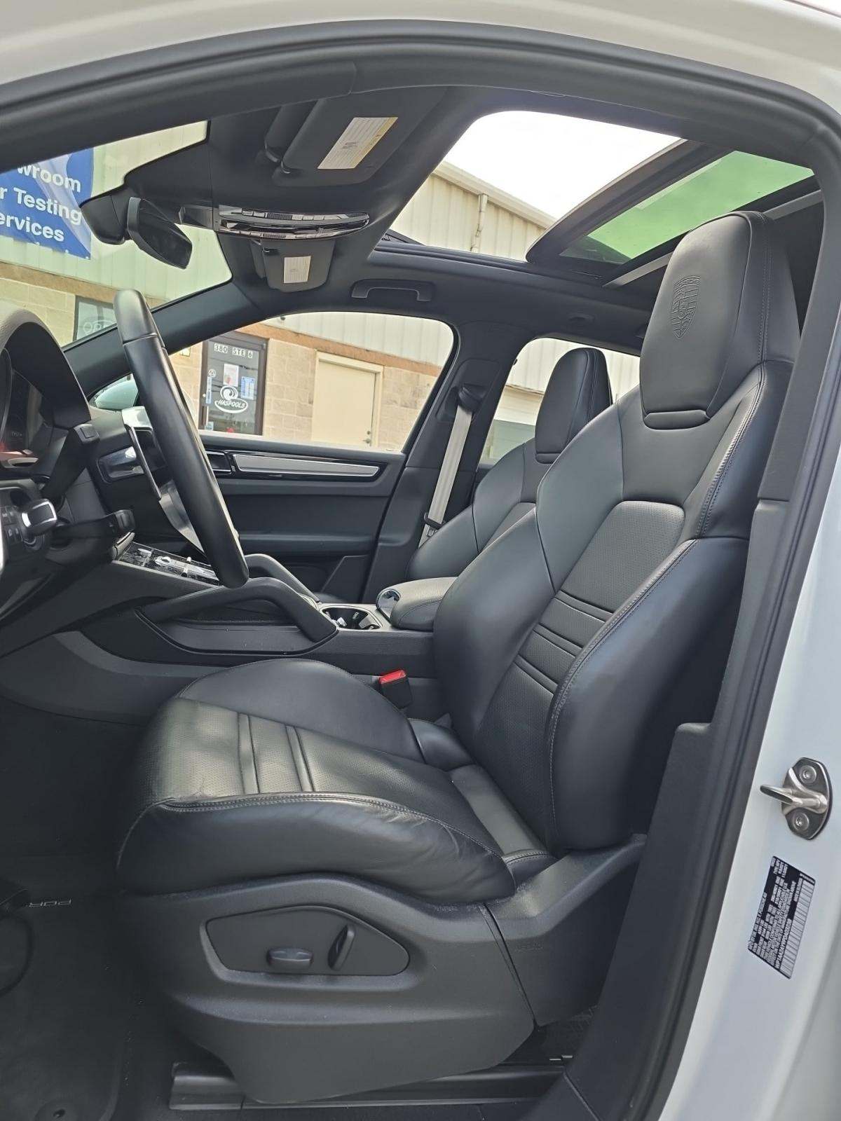 2023 Porsche Cayenne Platinum Edition AWD