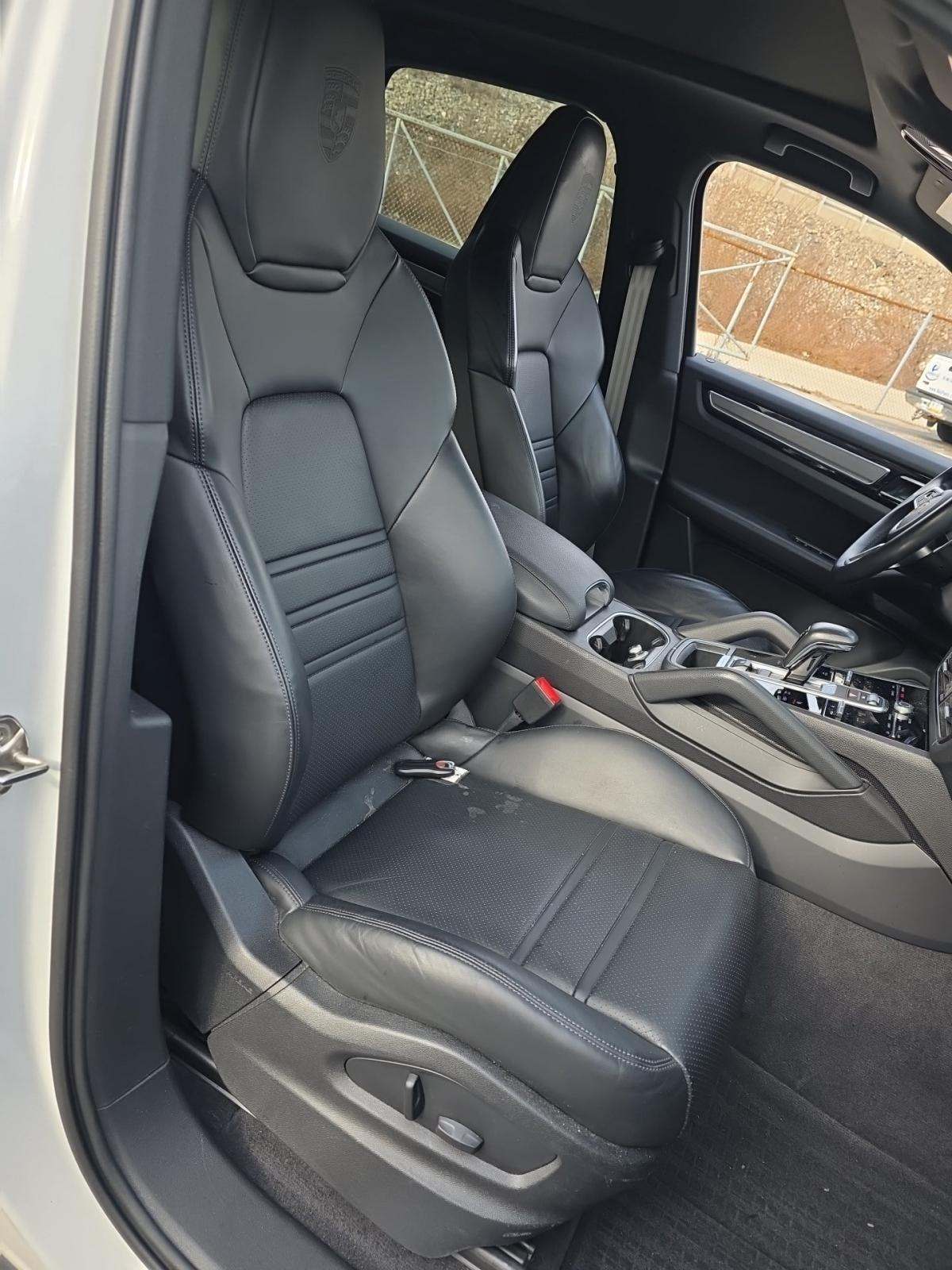 2023 Porsche Cayenne Platinum Edition AWD