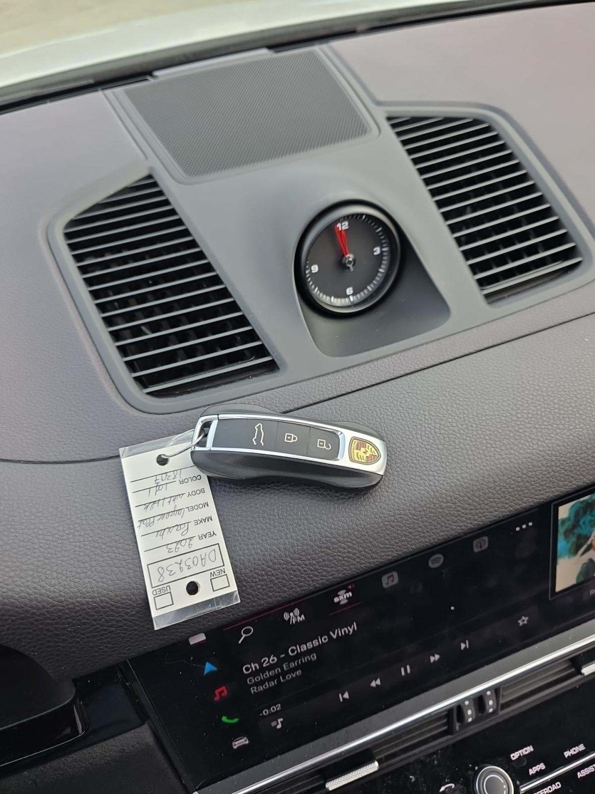 2023 Porsche Cayenne Platinum Edition AWD