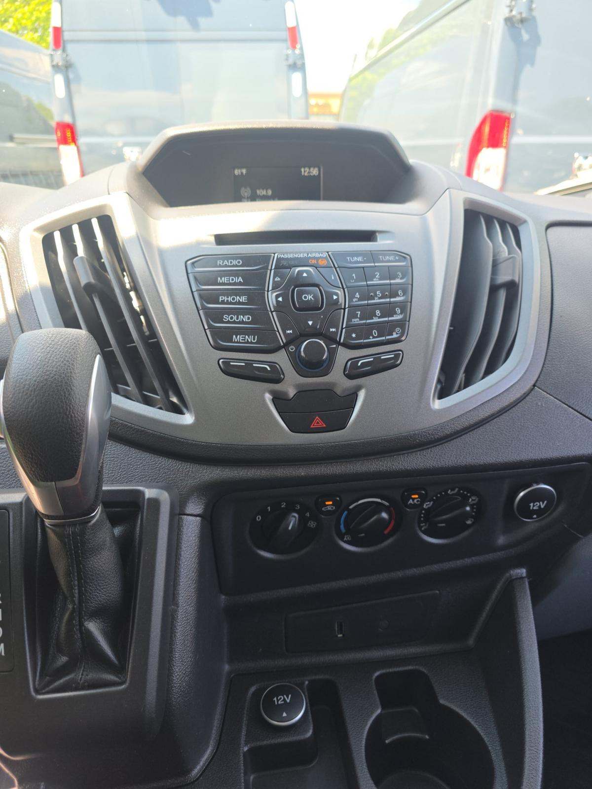 FORD TRANSIT 250 - 10