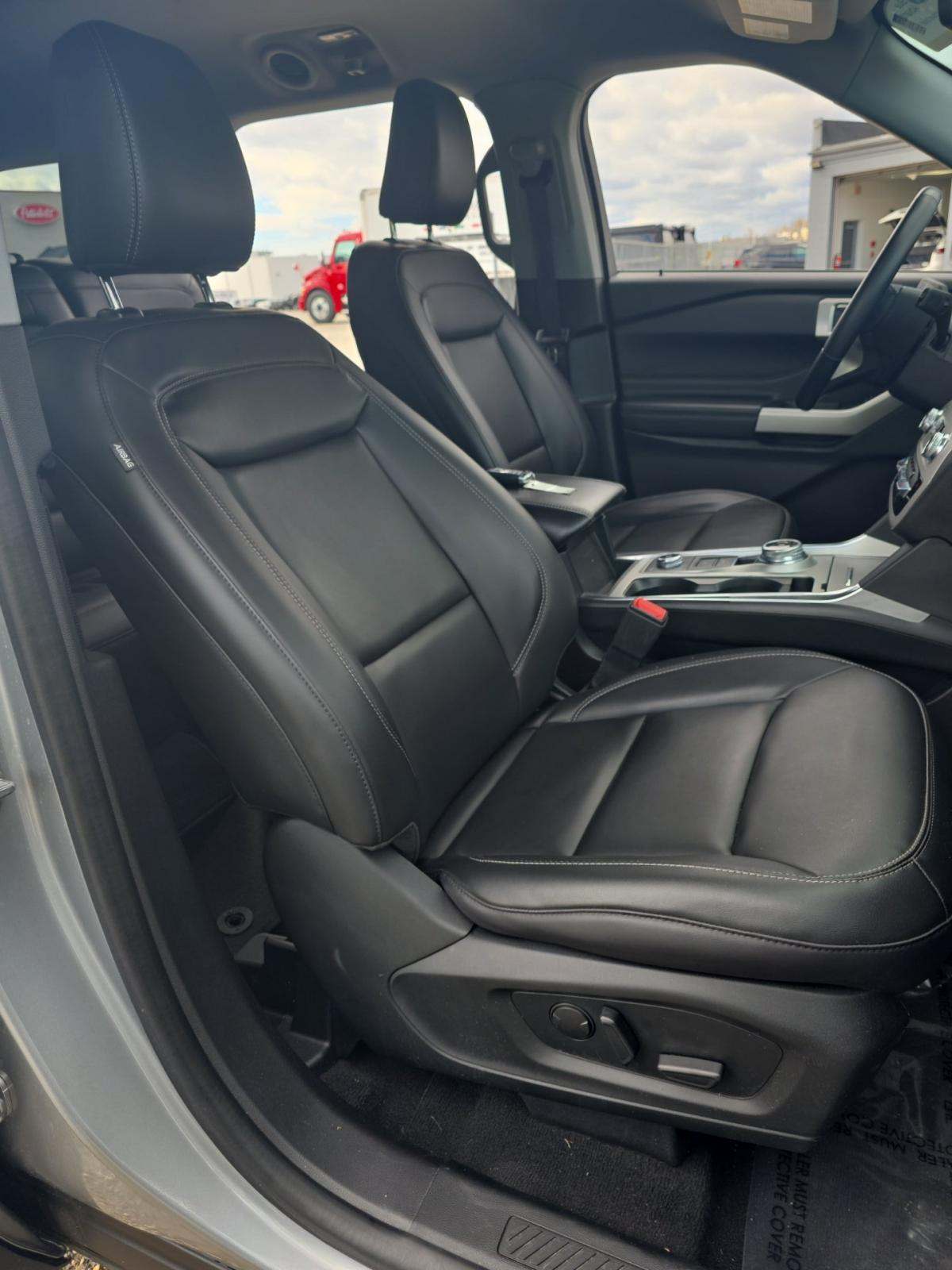 2022 Ford Explorer XLT AWD