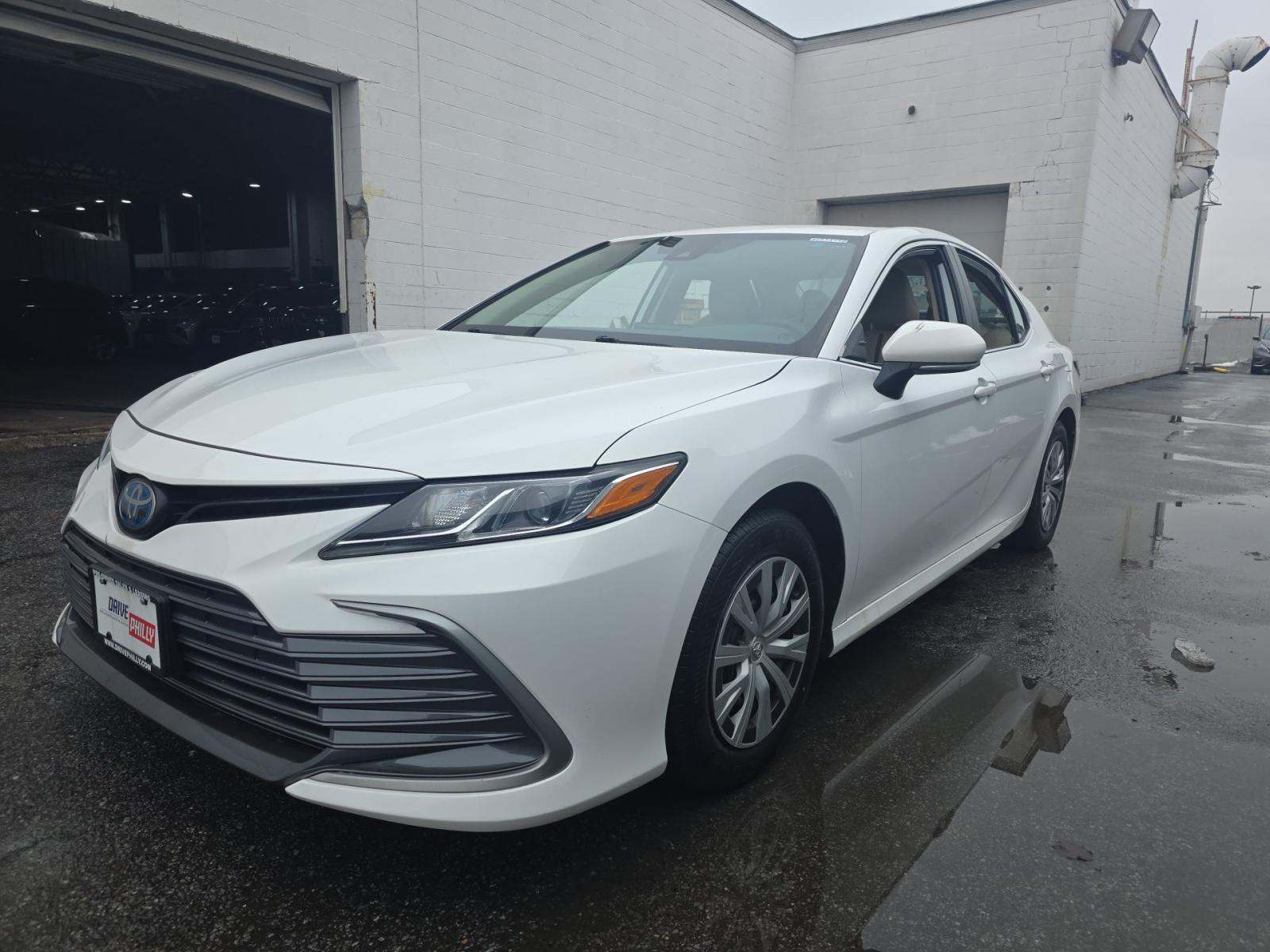 2022 Toyota Camry Hybrid LE FWD