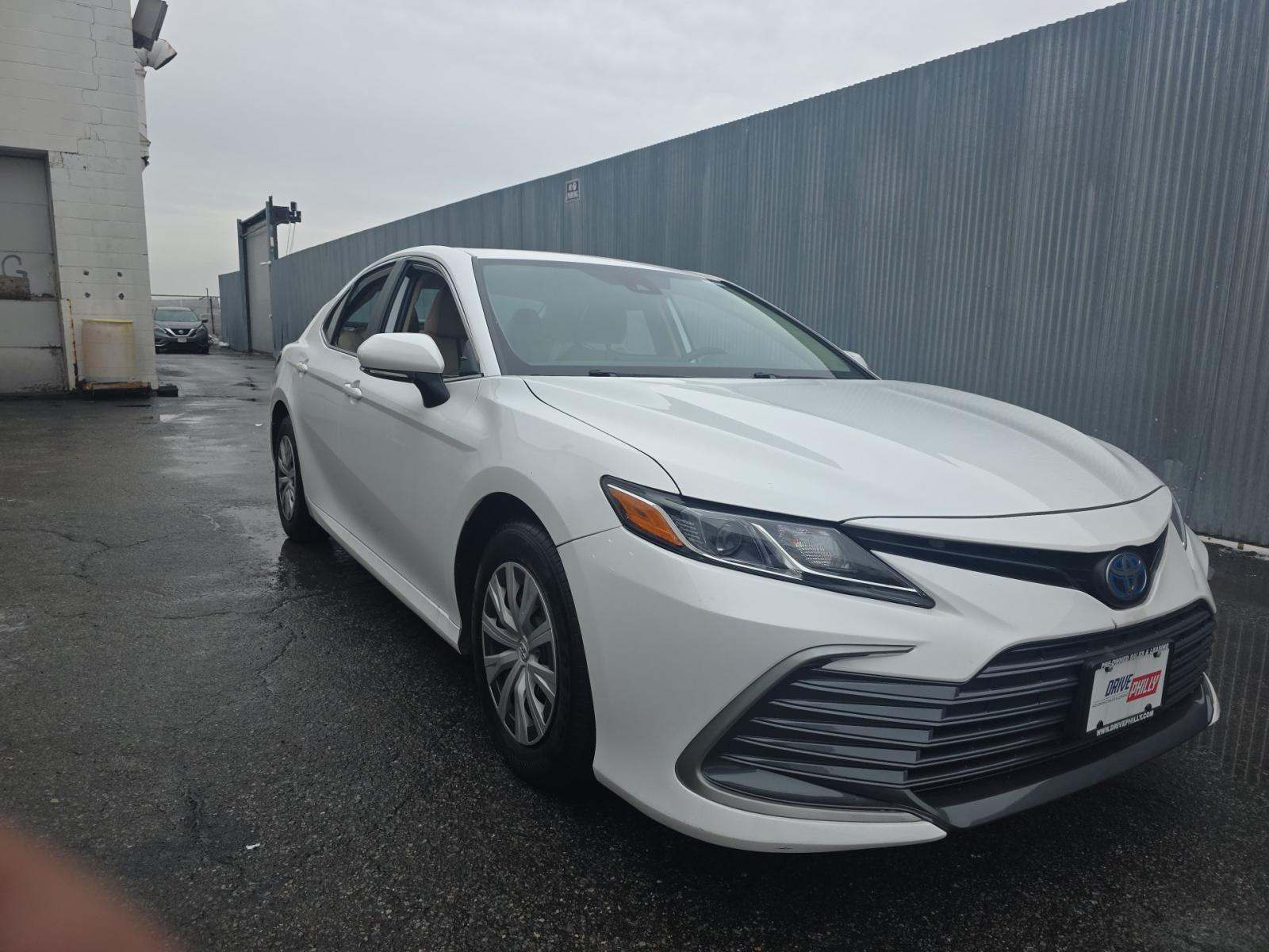 2022 Toyota Camry Hybrid LE FWD
