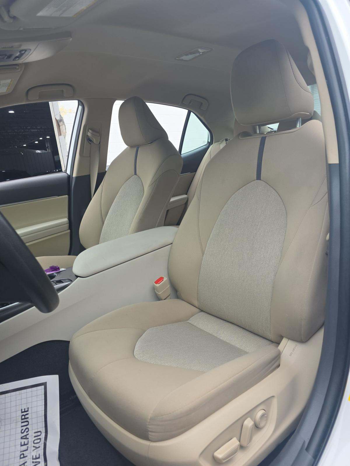 2022 Toyota Camry Hybrid LE FWD